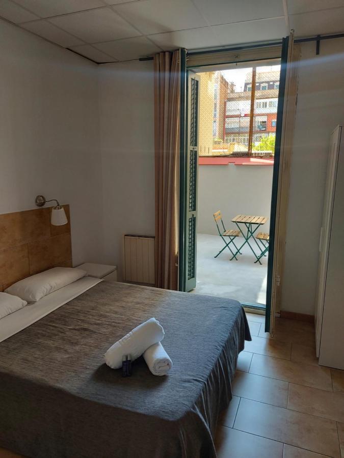 Hostal Martinval Barcelona Exterior photo