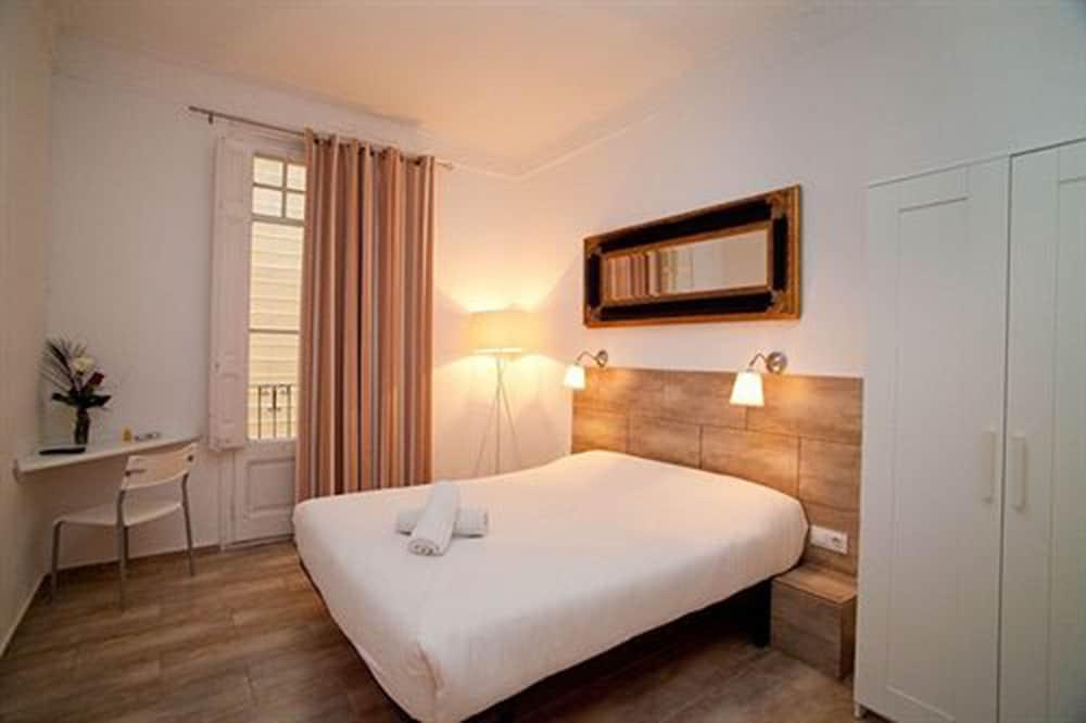 Hostal Martinval Barcelona Exterior photo