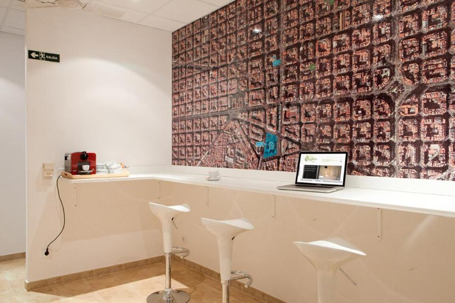 Hostal Martinval Barcelona Exterior photo