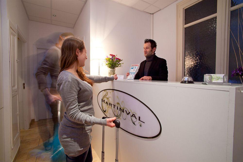 Hostal Martinval Barcelona Exterior photo